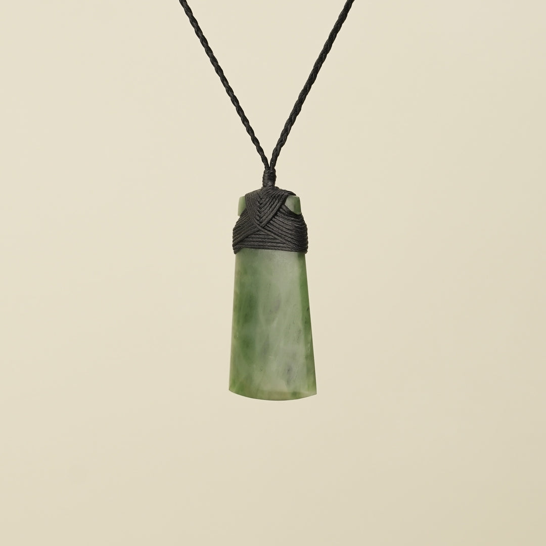 Toki Kahurangi Pounamu Medium Black Binding