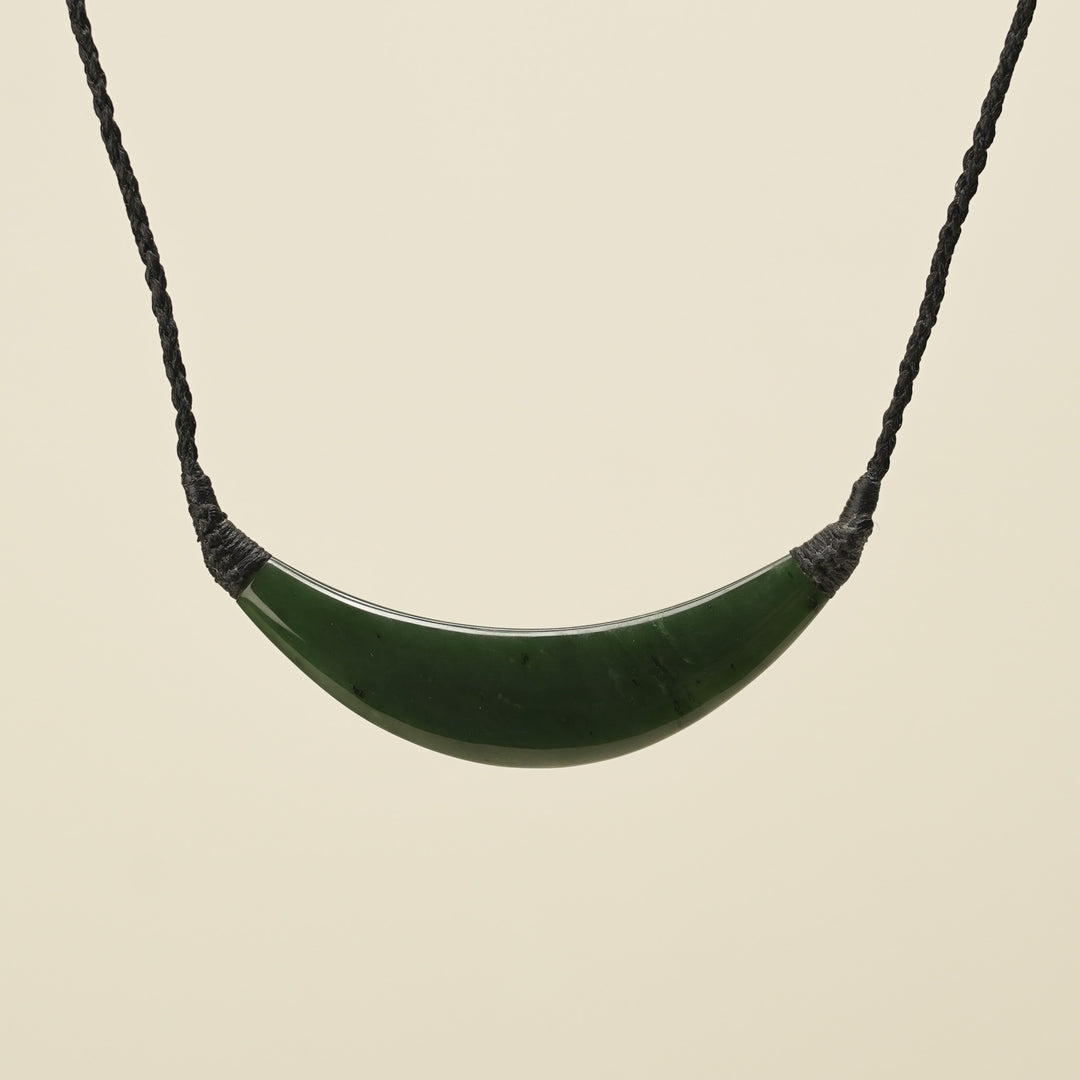 Kōuma Breastplate Curved Greenstone Pendant