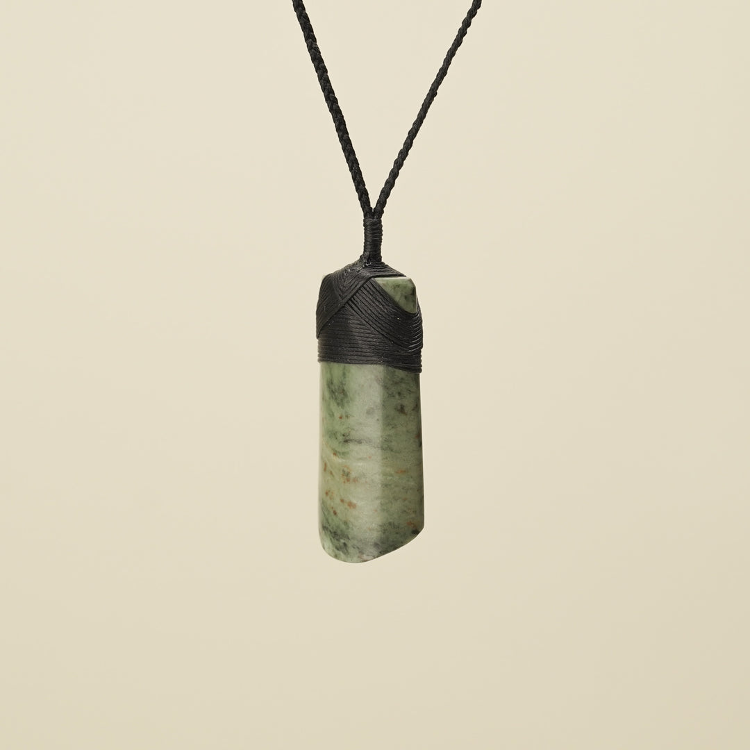 Toki Pounamu Medium Kōkopu Raukaraka