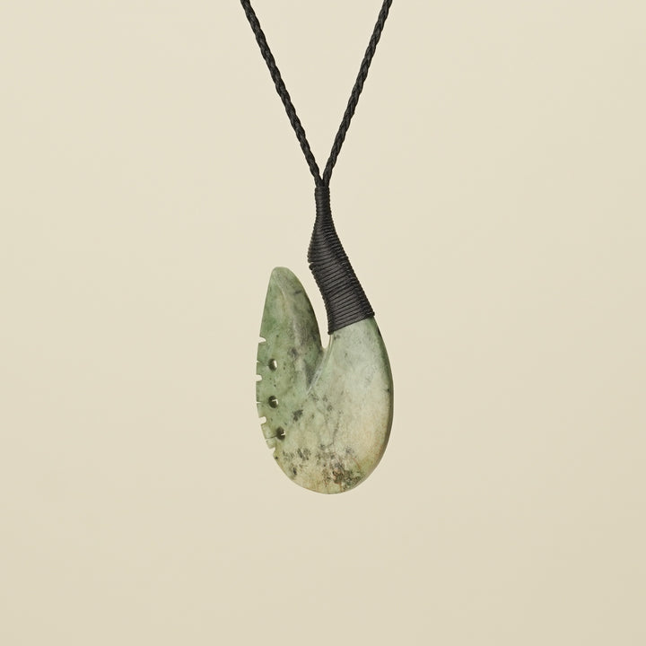 Notched Hei Matau Raukaraka Medium Pendant, Black Binding