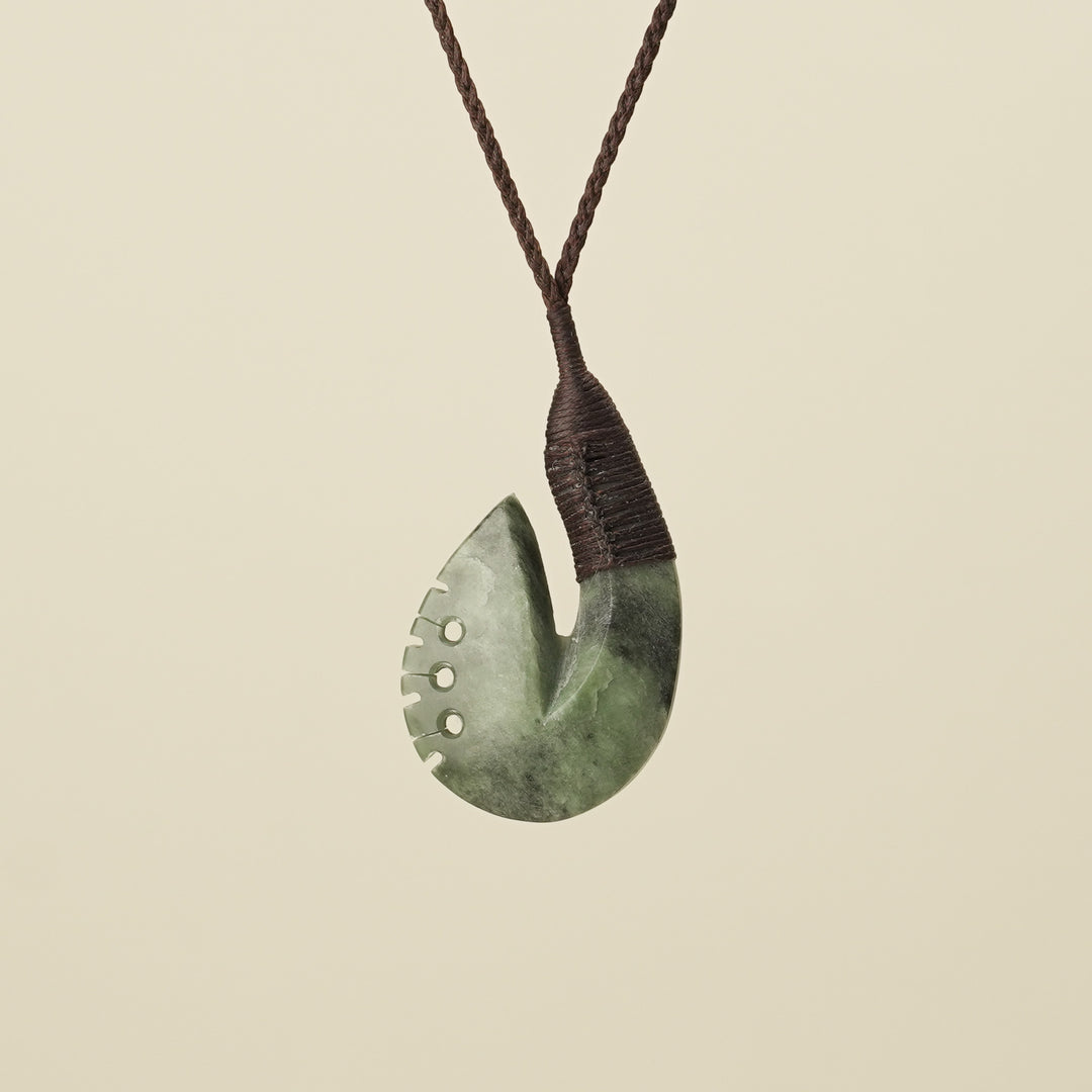 Notched Hei Matau Inanga Medium Pendant, Brown Binding