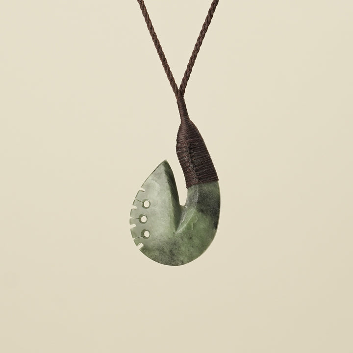 Notched Hei Matau Inanga Medium Pendant, Brown Binding