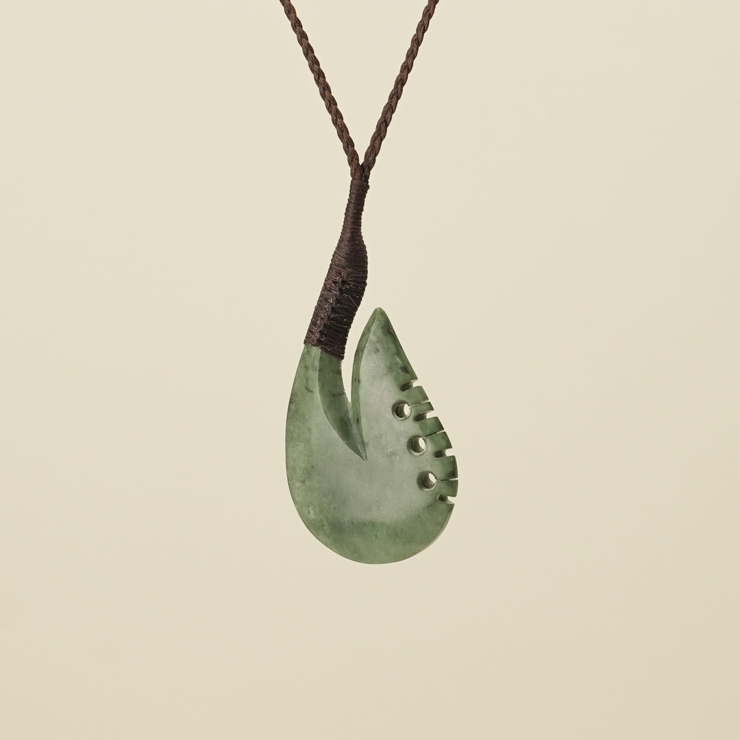 Notched Hei Matau Inanga Medium Pendant, Brown Binding