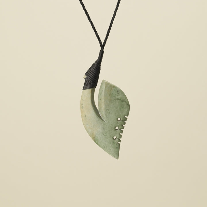 Notched Hei Matau Raukaraka Large Pendant, Black Binding