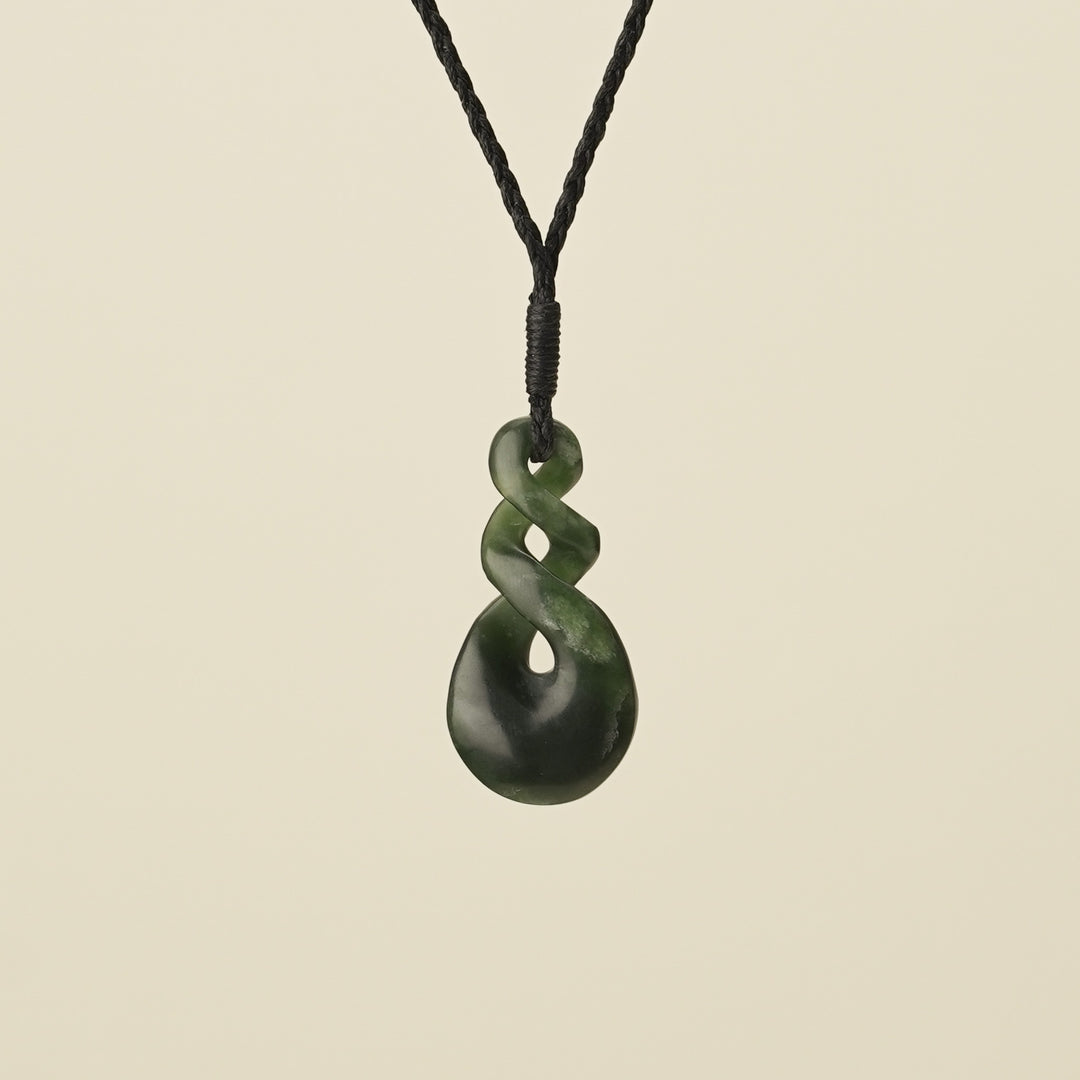 Pikorua Kawakawa Double Twist Medium Pounamu Pendant