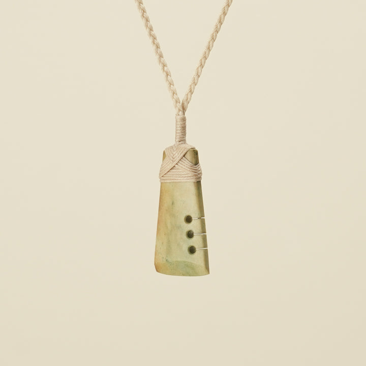 Notched Toki Raukaraka Matte XS Pounamu, Tan Binding