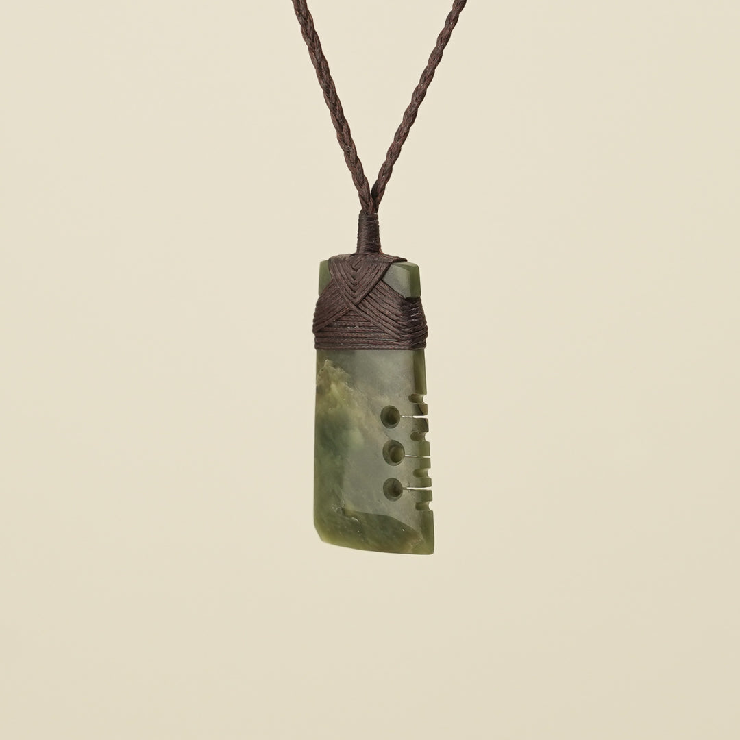 Notched Toki Raukaraka Matte Medium Pounamu, Brown Binding