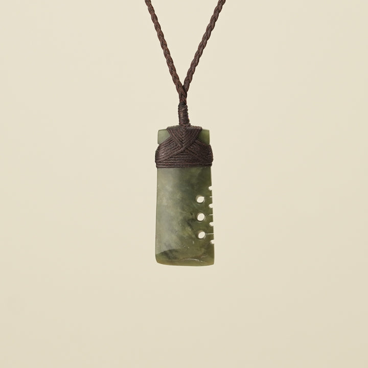 Notched Toki Raukaraka Matte Medium Pounamu, Brown Binding