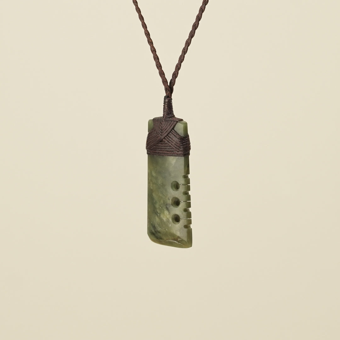 Notched Toki Raukaraka Matte Medium Pounamu, Brown Binding