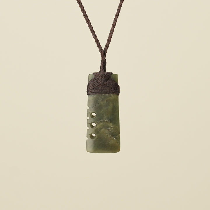 Notched Toki Raukaraka Matte Medium Pounamu, Brown Binding