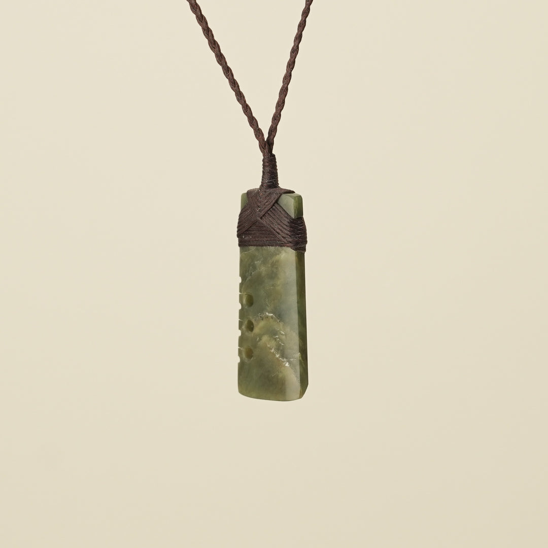 Notched Toki Raukaraka Matte Medium Pounamu, Brown Binding