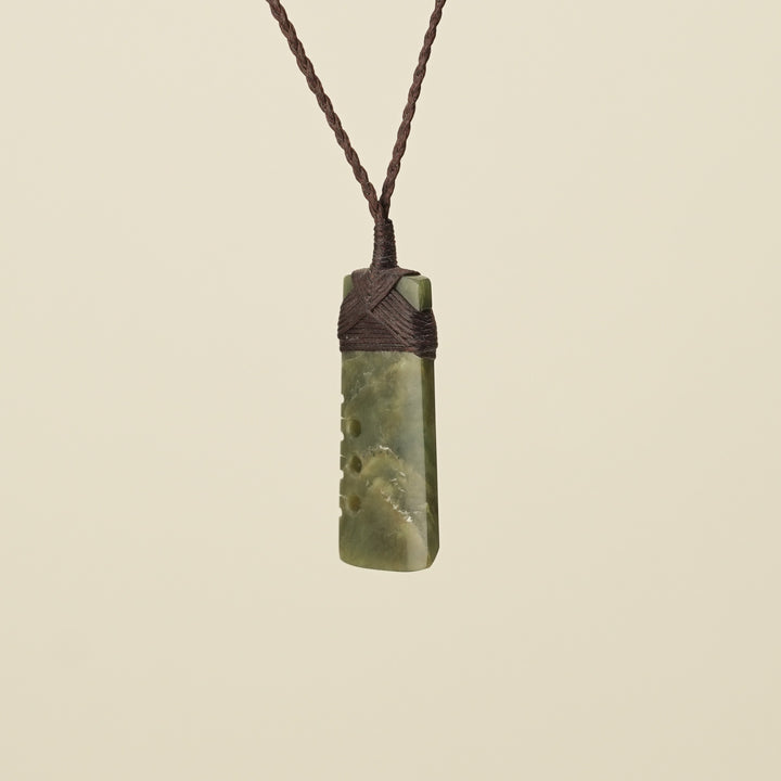 Notched Toki Raukaraka Matte Medium Pounamu, Brown Binding