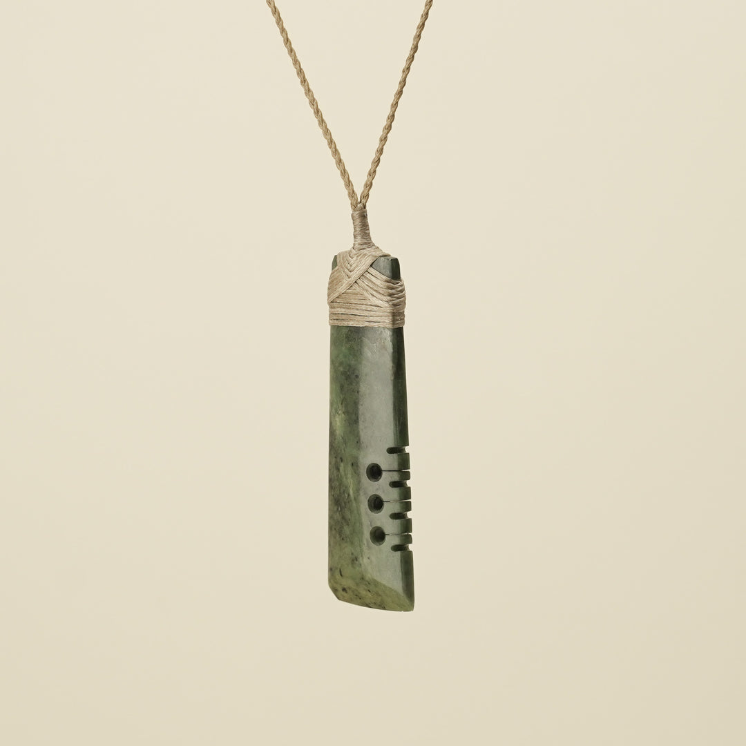 Notched Toki Raukaraka Inanga Matte Large Pounamu, Tan Binding