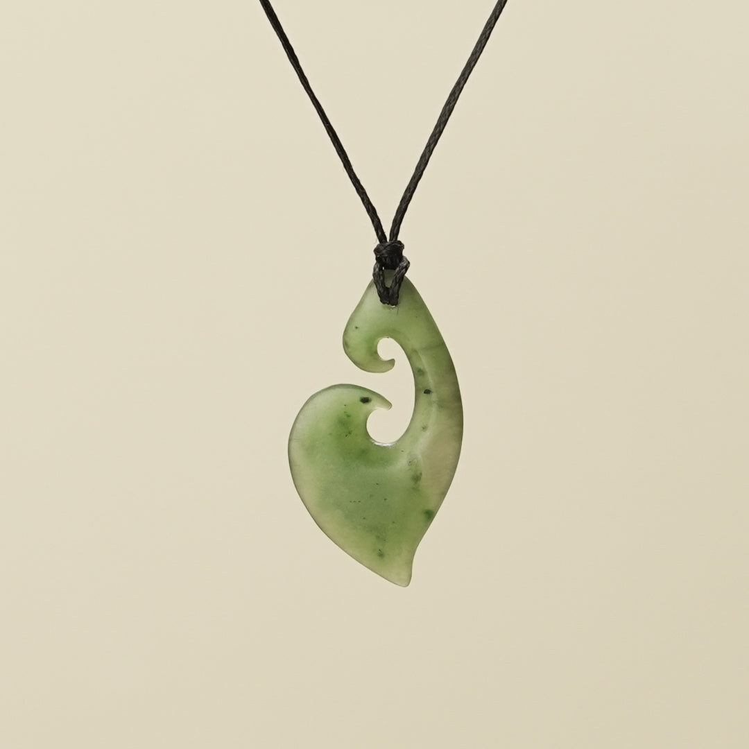 Hei Matau Pendant Matte Medium Kahurangi