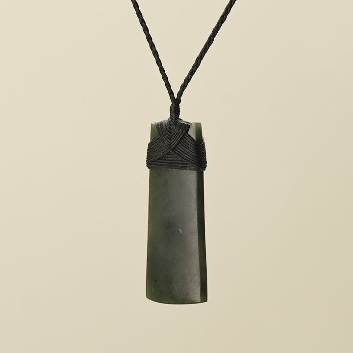 Toki Pounmau Medium, Black Binding