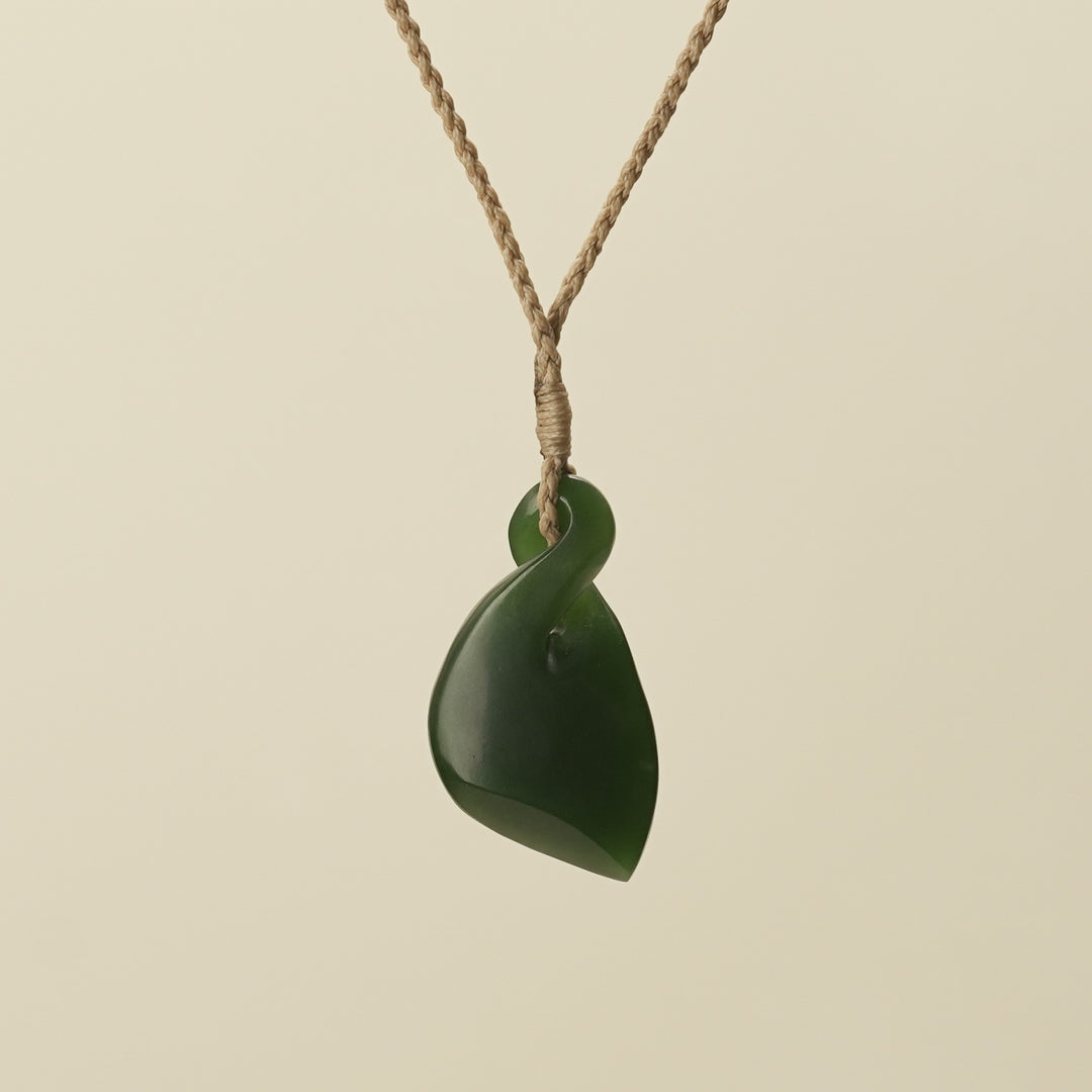 Pikorua Pounamu Kahurangi Medium Pendant