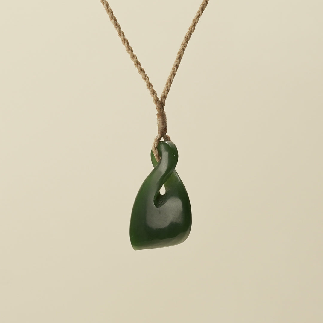 Pikorua Pounamu Kahurangi Medium Pendant