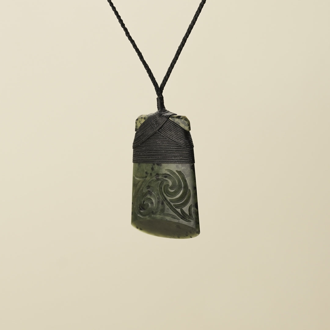 Toki Whakarei Carved Large Kōkopu Pounamu Pendant