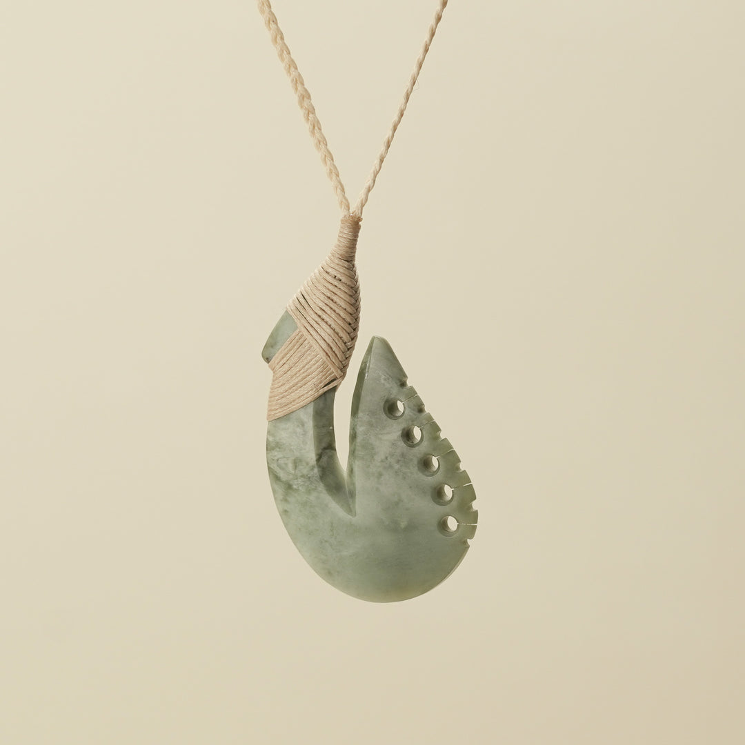 Notched Hei Matau Inanga Medium Pendant, Tan Binding