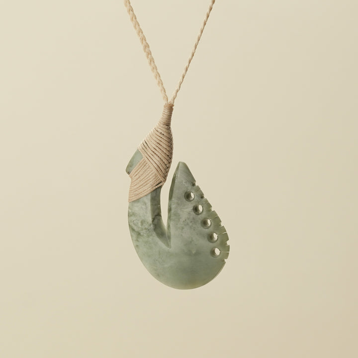 Notched Hei Matau Inanga Medium Pendant, Tan Binding