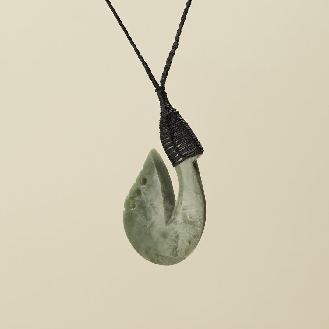 Notched Hei Matau Inanga Medium Pendant, Black Binding