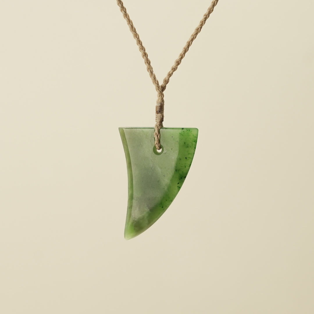 Niho Medium Kahurangi Pounamu Pendant, Tan Binding
