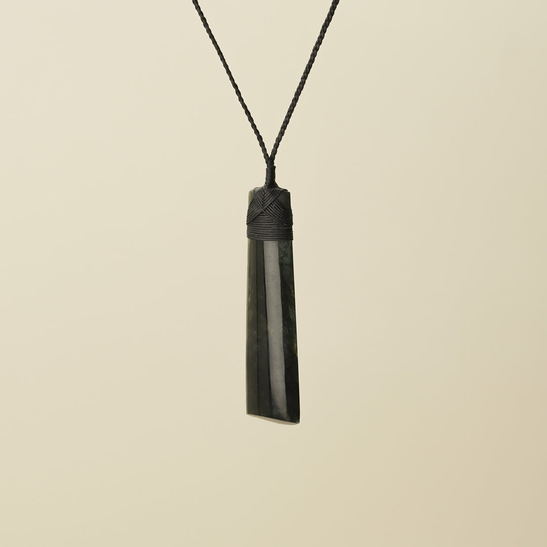 Toki Kawakawa Polished Pounamu Large Black Binding