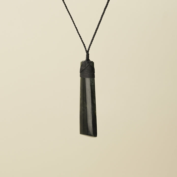 Toki Kawakawa Polished Pounamu Large Black Binding