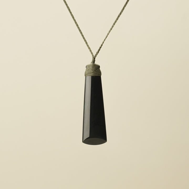 Toki Kawakawa Polished Pounamu Large, Khaki Binding