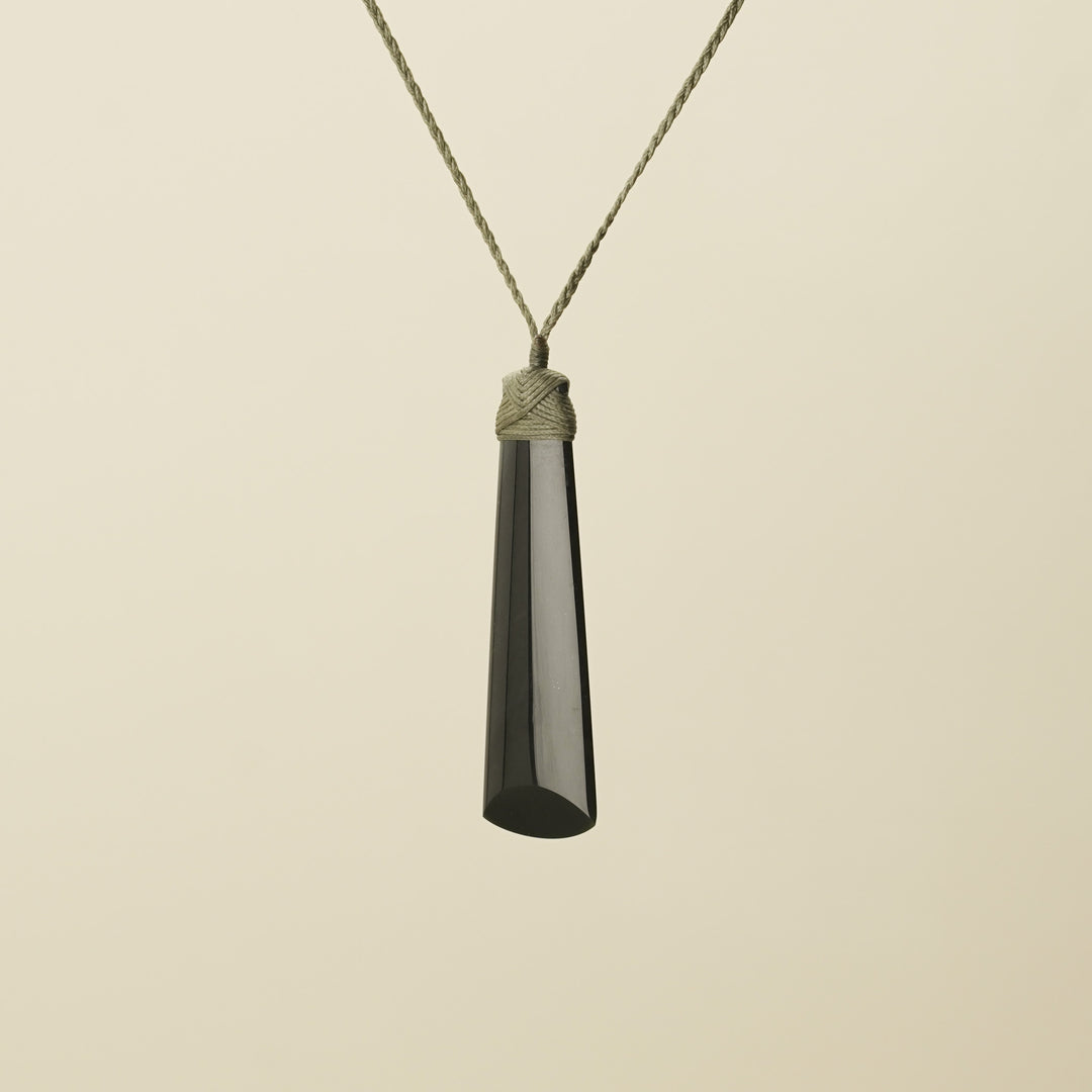 Toki Kawakawa Polished Pounamu Large, Khaki Binding