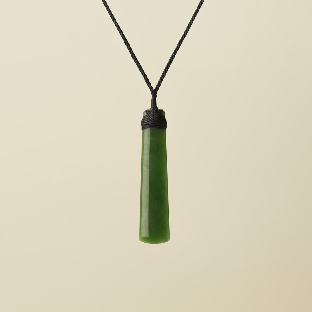 Toki Kahurangi Polished Pounamu Large, Black Binding
