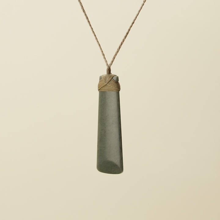 Toki Inanga Matte Pounamu Large, Tan Binding