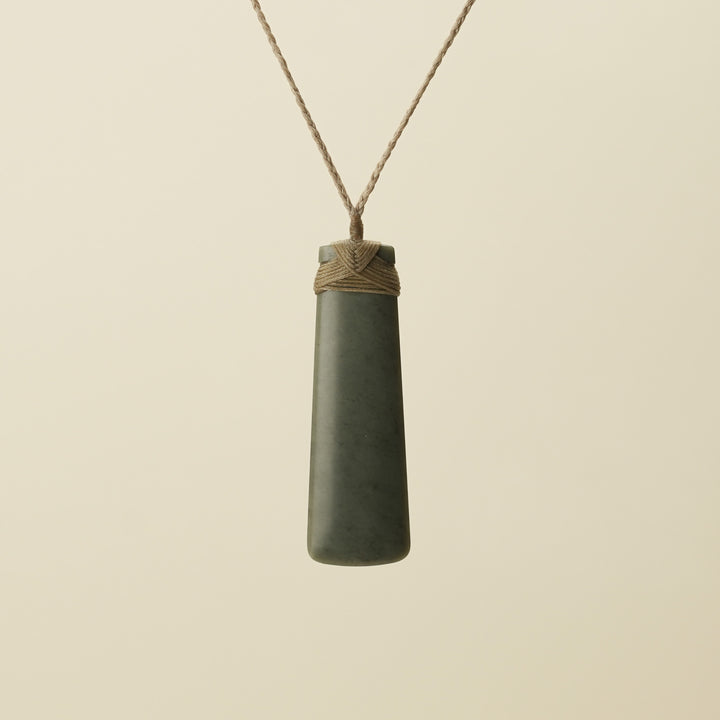 Toki Inanga Matte Pounamu Large, Tan Binding