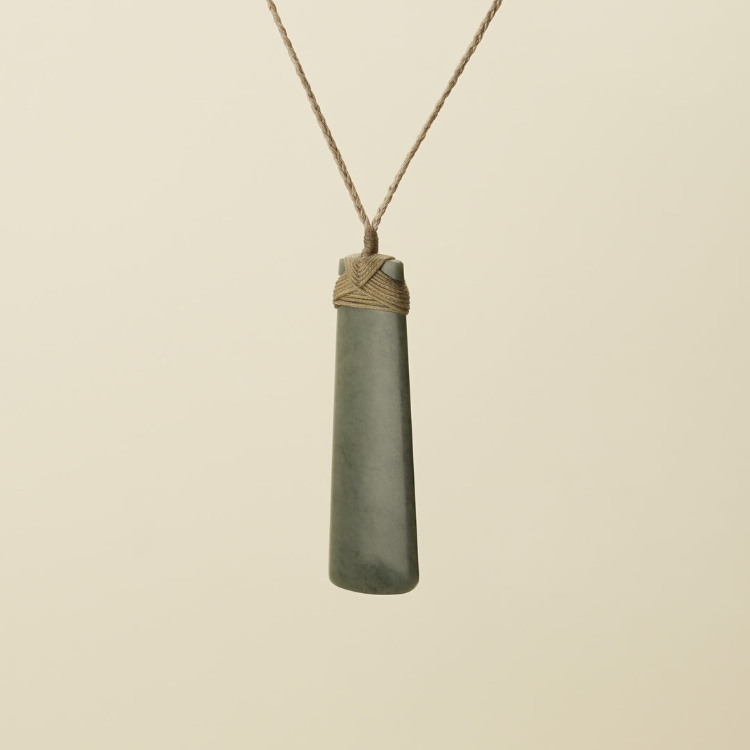 Toki Inanga Matte Pounamu Large, Tan Binding