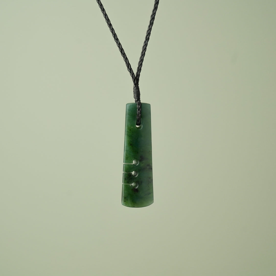 Medium Kawakawa Pounamu Notched Toki Pendant, Black Binding