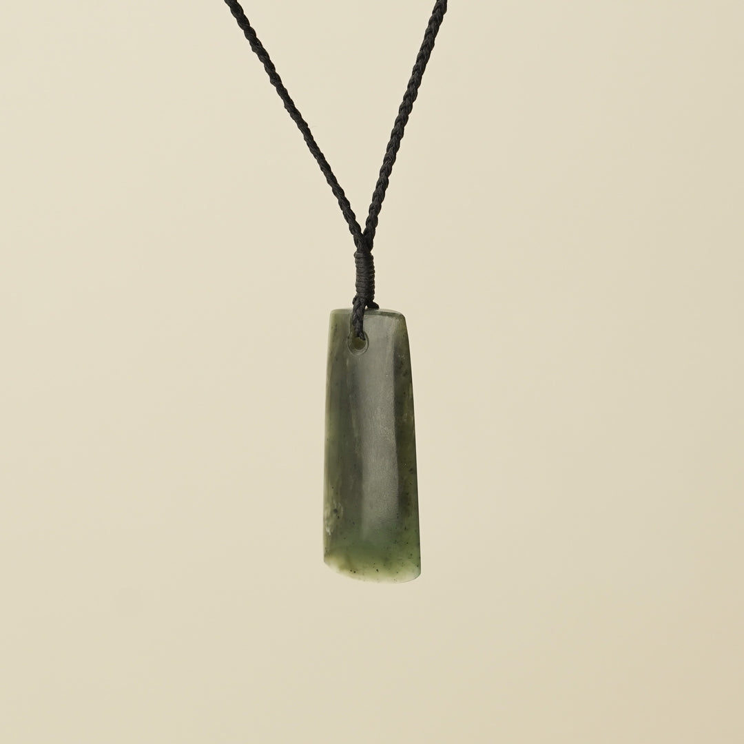 Toki Kawakawa Medium Pounamu, Black Binding