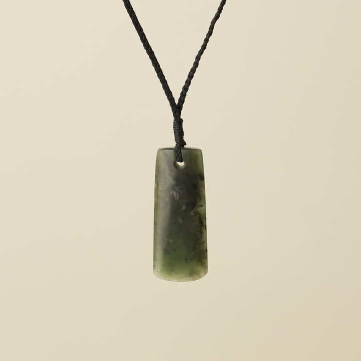 Toki Kawakawa Medium Pounamu, Black Binding