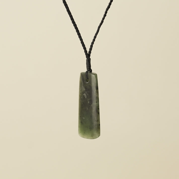 Toki Kawakawa Medium Pounamu, Black Binding