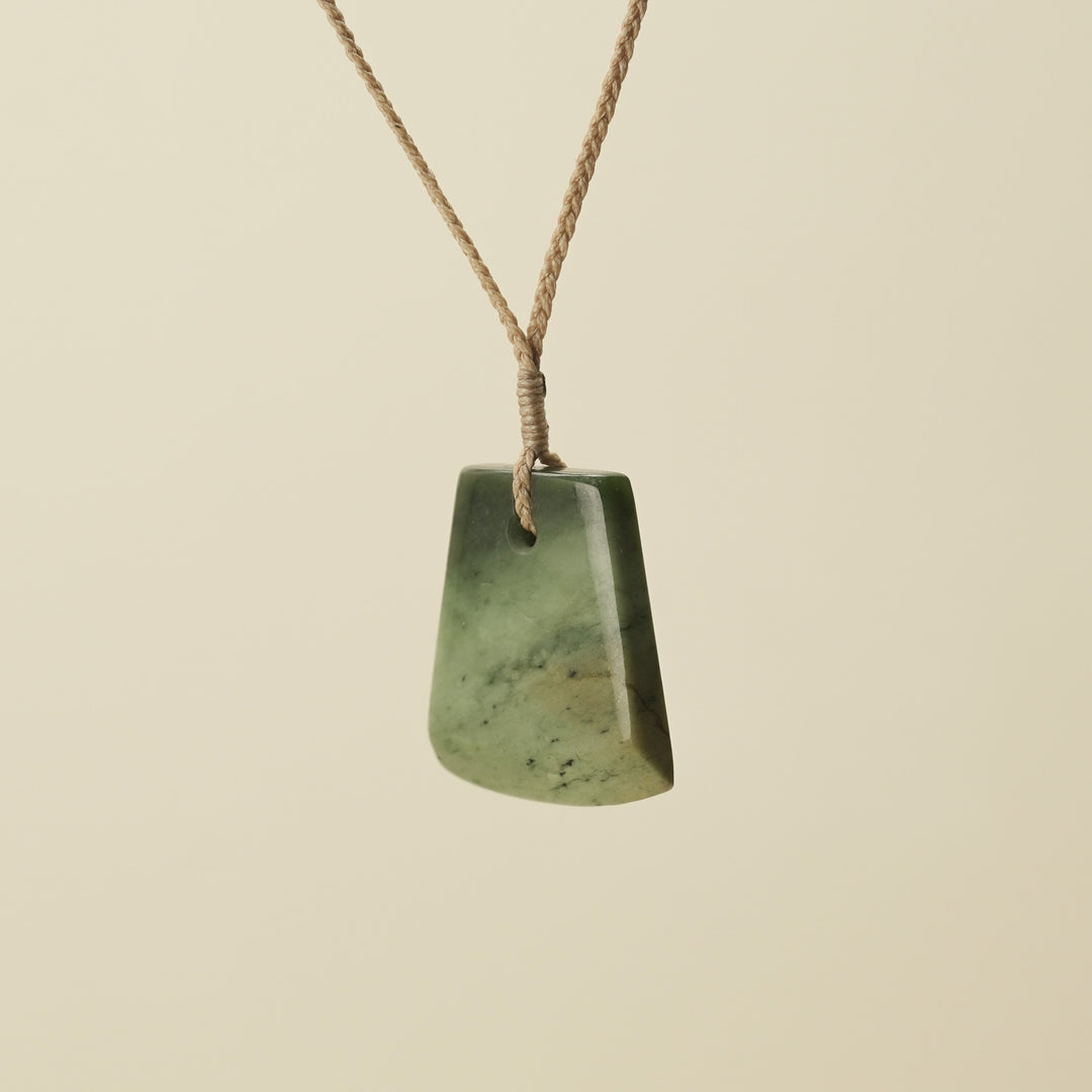 Toki Inanga Medium Pounamu, Tan Binding