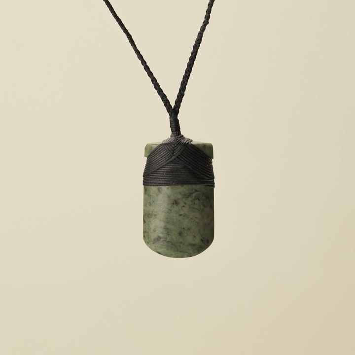 Toki Inanga Medium Pounamu, Black Binding