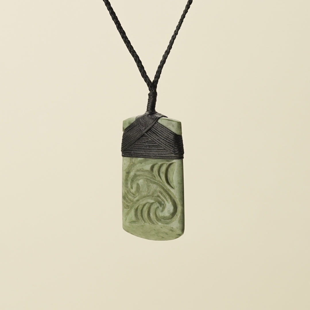 Toki Whakarei Carved Medium Inanga Pounamu Pendant