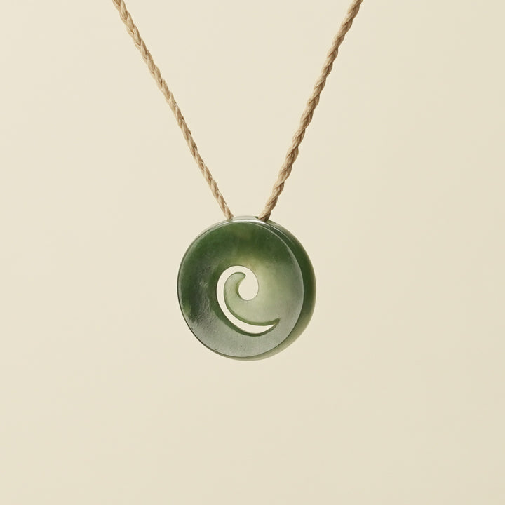 Koru Kawakawa Pounamu Pendant, Tan Binding