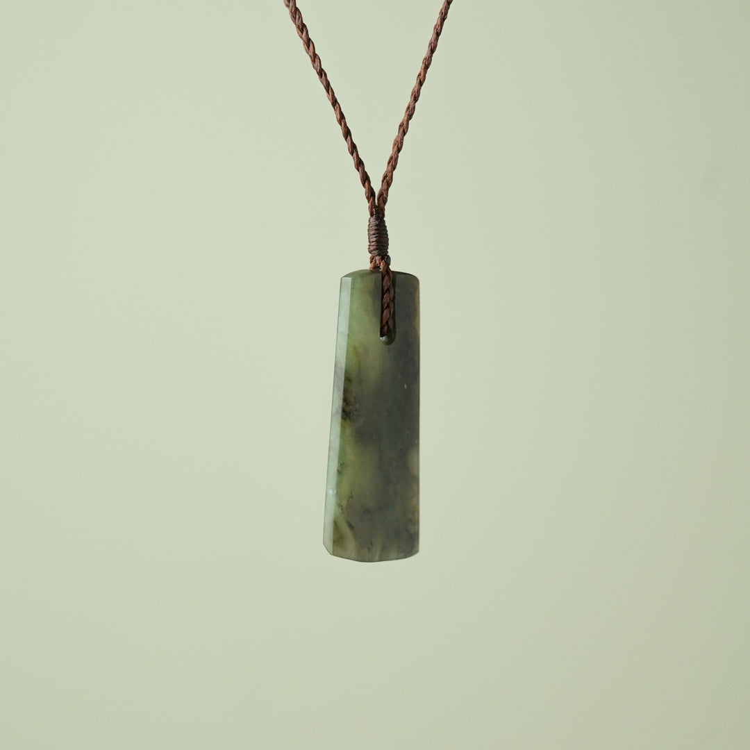 Medium Kokopu Pounamu Toki Pendant, Brown Binding
