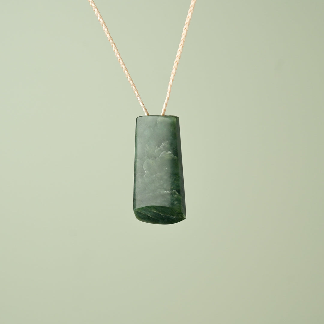 Medium Kawakawa Pounamu Toki Pendant