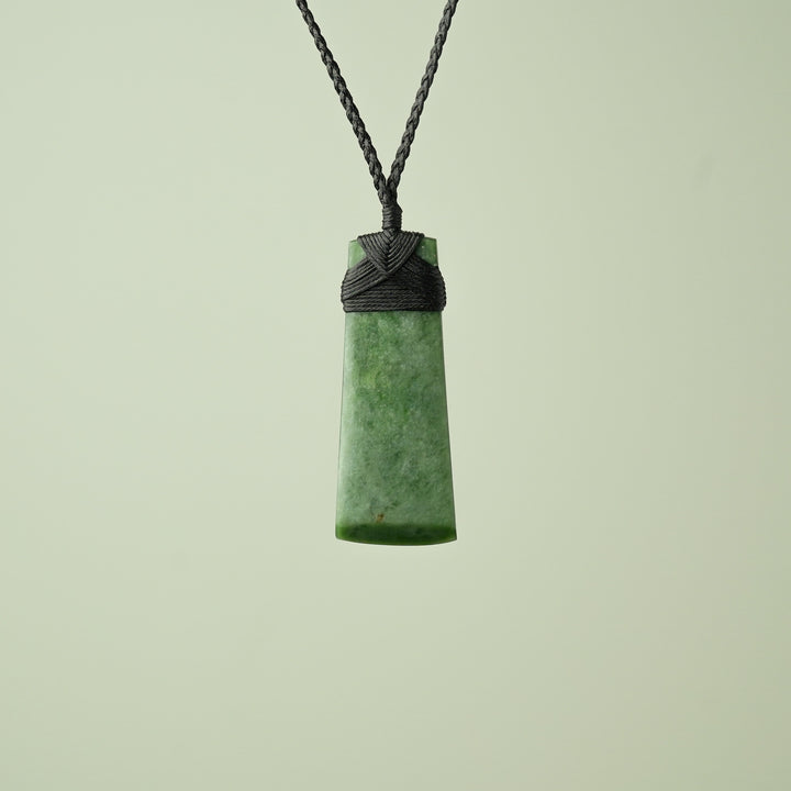 Medium Kawakawa Pounamu Toki Pendant