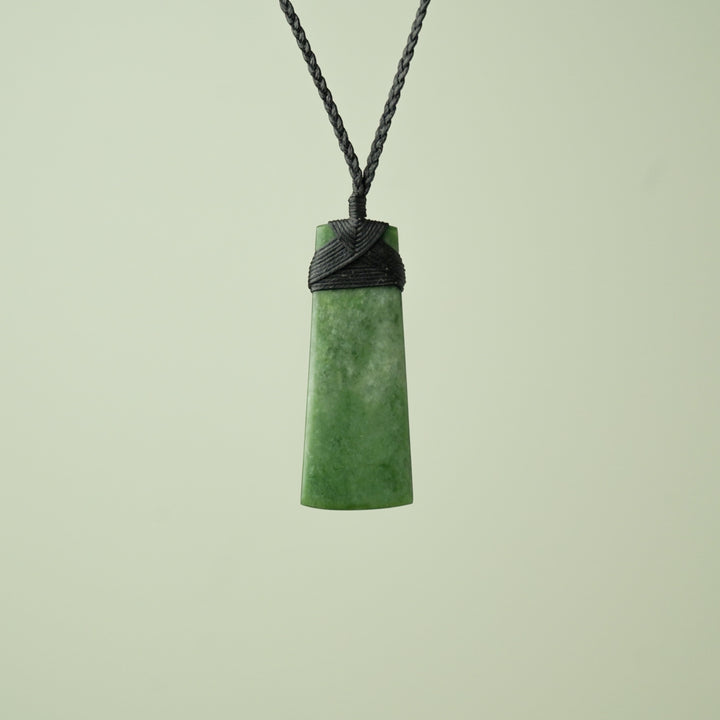 Medium Kawakawa Pounamu Toki Pendant