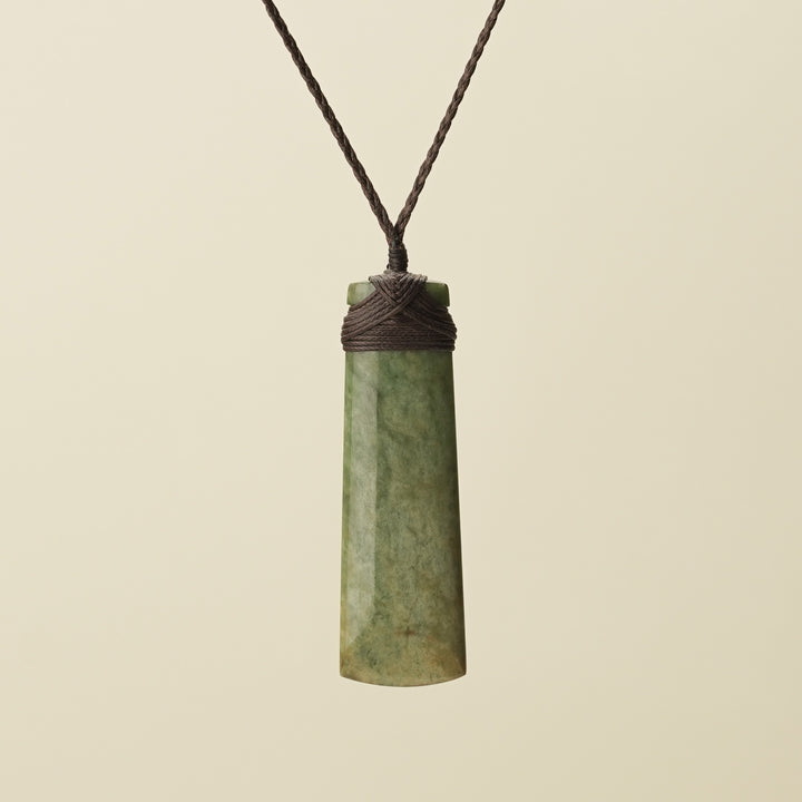 Raukaraka Pounamu Large Toki, Brown Binding