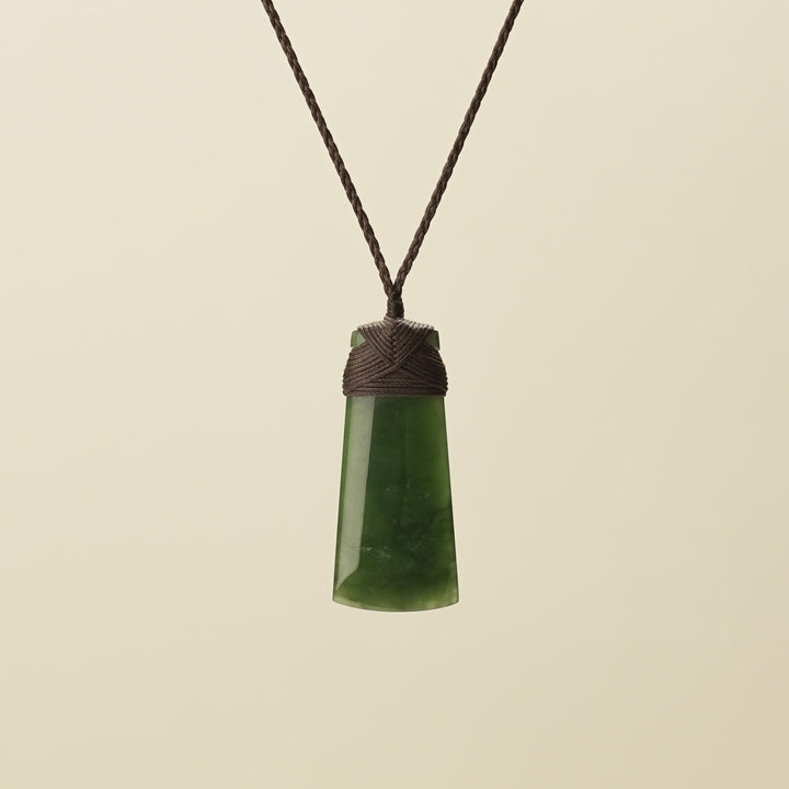 Medium Kawakawa Pounamu Toki, Brown Binding