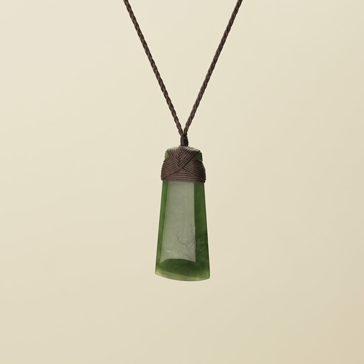 Medium Kawakawa Pounamu Toki, Brown Binding