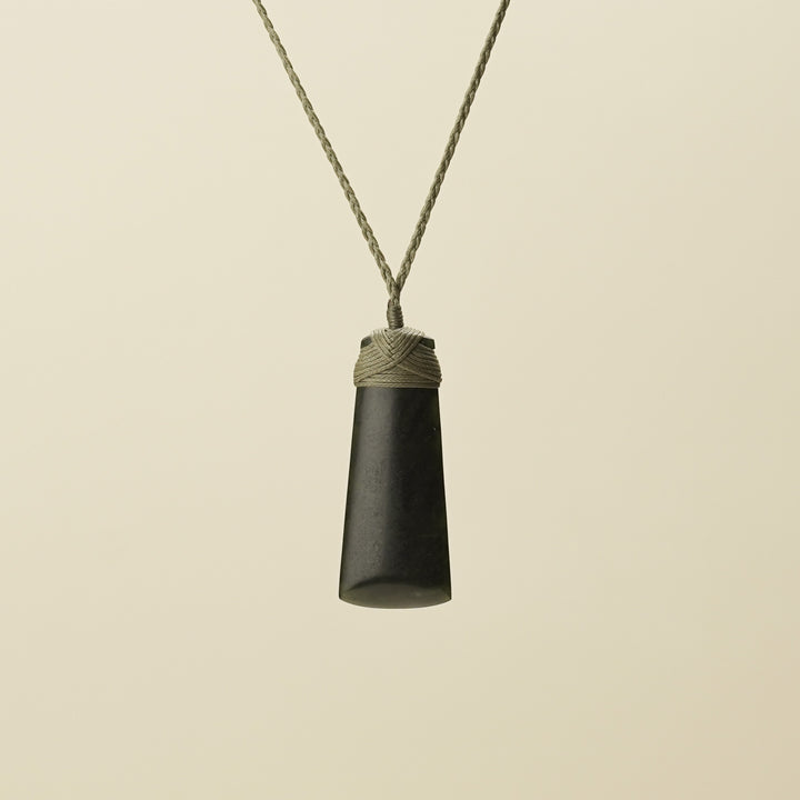 Kawakawa Toki Small Pounamu Pendant Khaki Binding